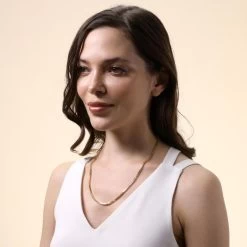 9ct Gold Plated Sterling Silver 2.8mm Box Chain Necklace -Fashion Accessories Store gold plated sterling silver box chain female model far view tchygbx28 2000q6