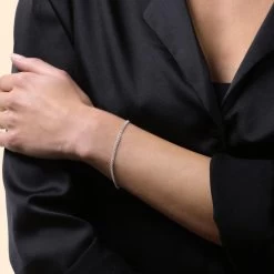 Sterling Silver 2.4mm Diamond Cut Curb Link Bracelet -Fashion Accessories Store sterling silver curb bracelet female model close view tchbrcb24 2000q6