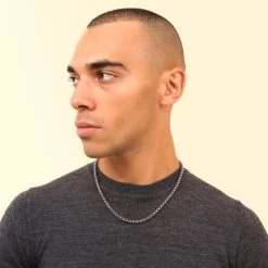 Fashion Accessories Store -Fashion Accessories Store sterling silver round box chain male model far view tchbxr52 0423 2000q6